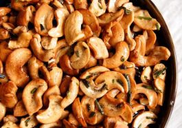 Crispy Fried Cashews A Perfect Snack for Your Guests