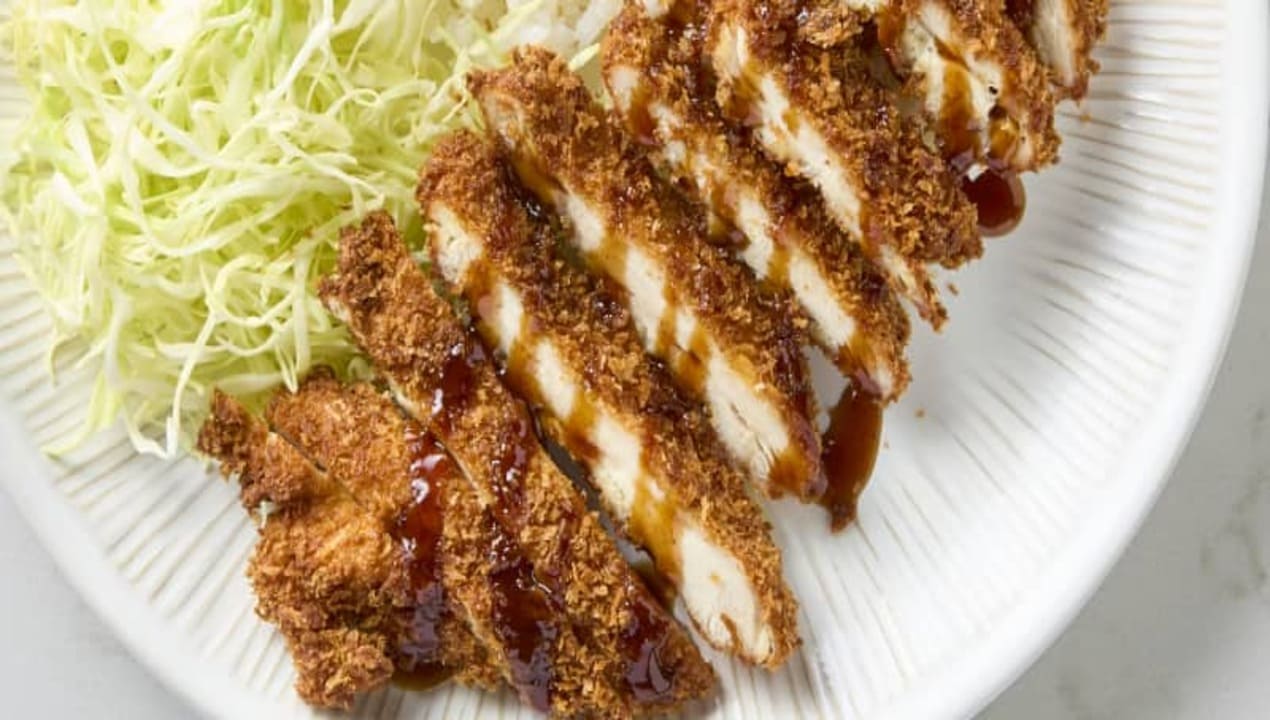 Chicken Katsu, crispy coating, marinated chicken, bread crumbs, easy recipe.