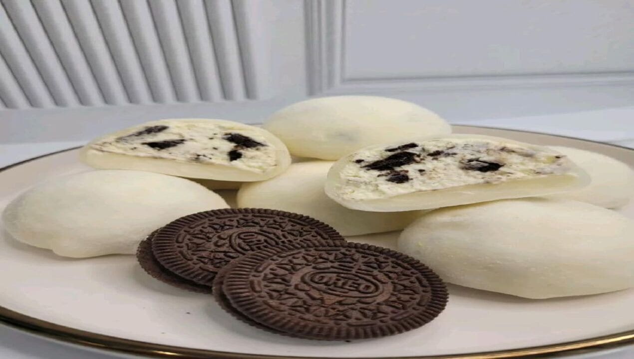 Oreo Ice Cream Mochi by Le Stanze Bistrot Cafe